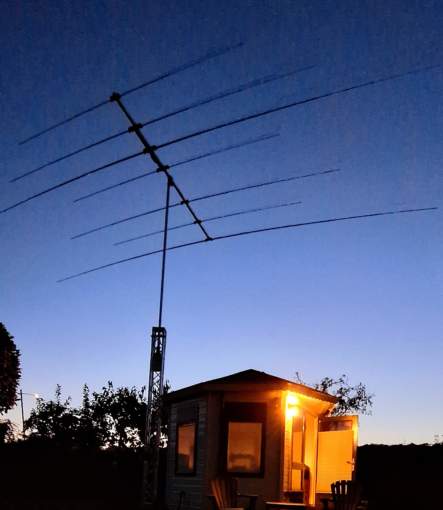 PC9N Mast and antenna