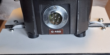 View of mounting box with two pulleys (left and right)